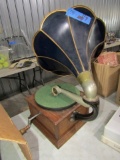 ANTIQUE ROYAL TALKING MACHINE