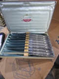 SET OF 8 CARVEL HALL STEAK KNIVES IN ORIGINAL CASE WITH SILVER OVERLAY