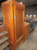 OAK SINGLE DOOR AND SINGLE DRAWER WARDROBE MISSING TOP