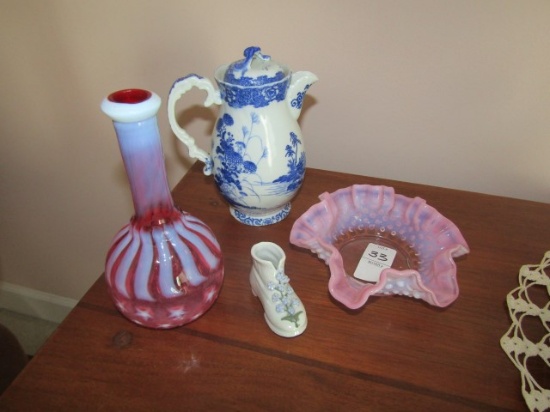 LOT OF VICTORIAN GLASS AND ASIAN PORCELAIN INCLUDING CRANBERRY