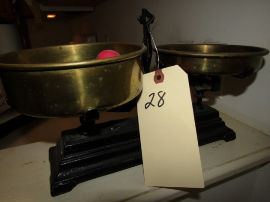 SMALL BRASS AND IRON SCALE