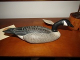 DAN BROWN 1/3 SIZE CANADIAN GOOSE SIGNED AND DATED 1977 TAIL HAS CHIP MISSI