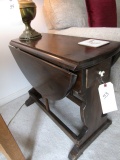 SMALL DROP LEAF END TABLE