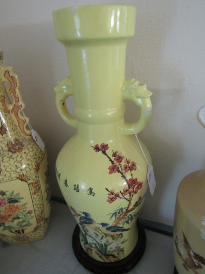LARGE ORIENTAL VASE HAND PAINTED WITH BIRDS AND FLORAL DESIGN DOUBLE HANDLE