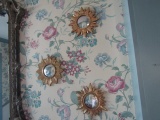 4 BRASS STAR DESIGN WITH MINIATURE MIRROR APPROX 6 INCH ACROSS