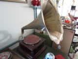 ANTIQUE VARAPHONE WITH LARGE BRASS HORN APPROX 21 INCH ACROSS