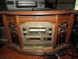 REPRODUCTION EMERSON RADIO WITH RECORD PLAYER CASSETTE DVD