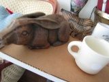 TABLE LOT INCLUDING BRASS BOWLS CARVED ANIMAL BATTERY CANDLES AND MORE