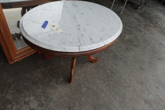 ANTIQUE OVAL MARBLE TOP COFFEE TABLE 34 X 25 X 20
