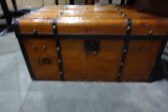 ANTIQUE WOODEN TRUNK WITH LEATHER HANDLES 14 INCH TALL X 28 INCH X 16 INCH