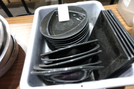 APPROX 15 BLACK PASTA DISHES
