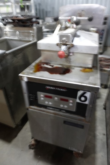 HENNY PENNY PRESSURE FRYER GAS WITH COMPUTRON 1000 ON CASTERS WITH NO GREAS