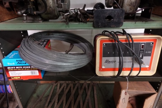 SHELF LOT INCLUDING ROCKET UNICO ELECTRIC FENCE CONTROLLER T4D WITH WIRE AN