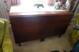 MAHOGANY DROP LEAF TABLE GATE LEGS TOP IS 27 INCH X 48 INCH LONG THE DROP L