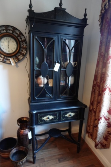 BLACK LACQUER CHINA HUTCH LIGHTED APPROX 7 FEET TALL X 32 INCH X 18 INCH
