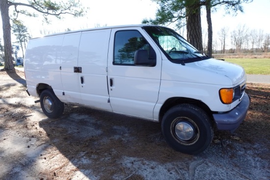 3401 2006 FORD VAN E350 CARGO 285671 MILES AUTO O/D A/C CARGO SHIELD TOOL B