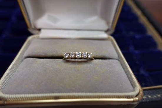 14KT ANNIVERSARY RING WITH 5 APPROX 3 MM DIAMONDS APPROX SIZE 8 1.4 DWT
