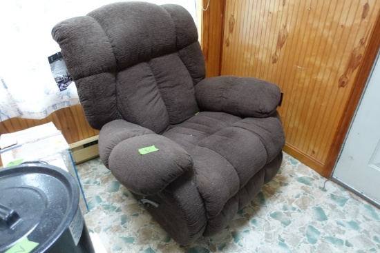 OVERSIZED JACKSON BROWN RECLINER