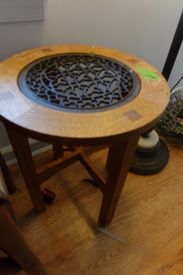OAK ROUND PLANT STAND WITH WROUGHT IRON TOP