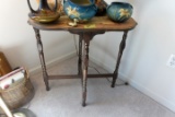 DEPRESSION ERA WALNUT COLOR END TABLE