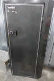 15 GUN CORNER SAFE WITH COMBINATION