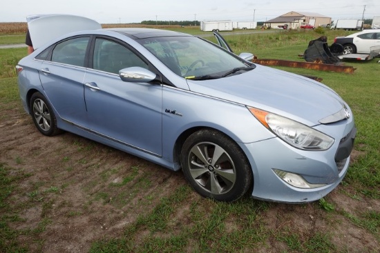 #801 2011 HYUNDAI SONATA HYBRID 176225 MILES PWR DOORS AND WINDOWS SUNROOF