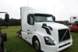 #3009 2017 VOLVO TRUCK 578471 MILES POWER WINDOWS DOORS SEATS AUTOMATIC TRA