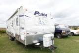 #8701 2008 PUMA RV 28' LONG 12' SLIDE OUT DOUBLE SINK 3 BURNER STOVE WITH O