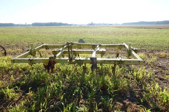 10' CHISEL PLOW 12 SHANK 3 PT HITCH