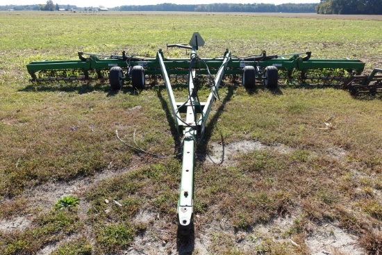 UNVERFERTH ROLLING HARROW II APPROX 24' RUNNING GEAR AND TIRES OK ID A39750