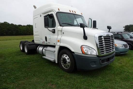 2012 FREIGHTLINER CASCADIA SLEEPER DD15 10 SP SHOWING 661997 MILES AFTERMAR