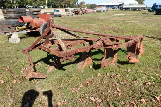 4 BOTTOM PLOW