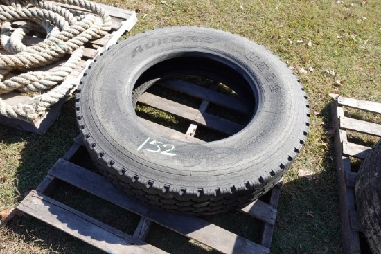 1 USED AURORA UZ0Z TIRE 11R24.5