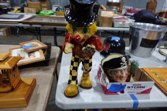 PAPER MACHE CLOWN WITH GLOSS FINISH 17 INCH TALL