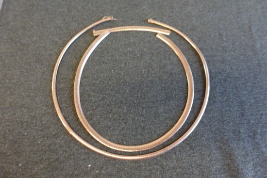 2 18" 14 KT GOLD NECKLACES 1 IS BROKEN 33.6 DWT