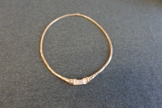 17" 18 KT GOLD NECKLACE WITH 21 CLEAR STONE 18.2 DWT