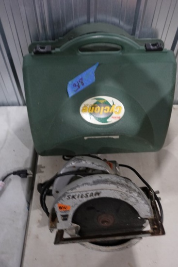 BERKLEY CYCLONE WINDER IN CARRY CASE AND ELECTRIC SAW