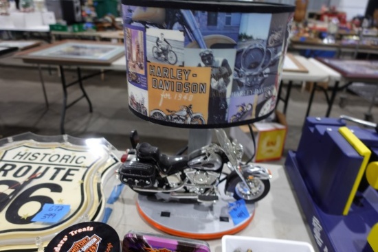 HARLEY DAVIDSON TABLE LAMP