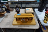 SAN FRANCISCO WOODEN CABLE CAR MUSIC BOX