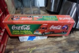 1998 COCA COLA HOLIDAY TRUCK CARAVAN WITH GLASS VASES AND CARRIER
