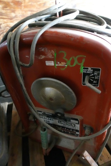 #1309 LINCOLN ARC WELDER MODEL 250 250 SN AC 560077 AC DC WITH LEADS