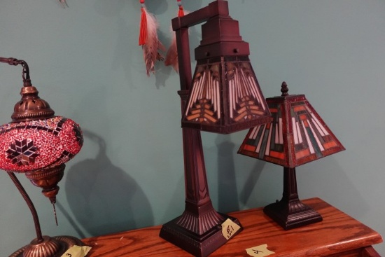 19 AND 13 INCH FAUX SLAG GLASS TABLE LAMPS
