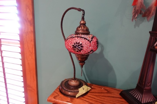18 INCH HANGING ART GLASS TABLE LAMP