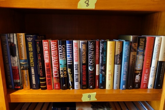 LARGE LOT HARDBACK BOOKS BY DAVID BALDACCI JOHN GRISHAM SARA PARETESKY STAN