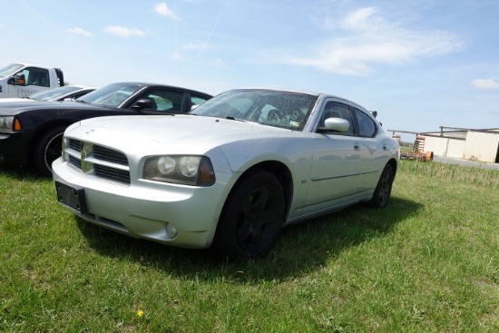 #1104 2010 DODGE CHARGER 178094 MILES POWER DOORS AND WINDOWS AM FM CD PLAY