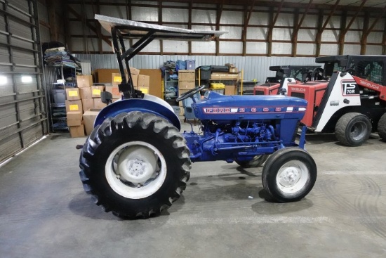 #1502 2000 FORD TRACTOR GAS 3352 HRS 3 CYL GAS ENG 3 SP TRANS MISSION ROLL