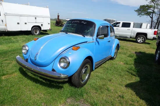 #3701 1974 VOLKSWAGON BEATLE SHOWING 26137 MILES AM FM CD PLAYER 4 SPEED TR