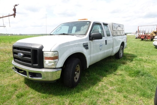 #3901 2008 FORD F250 EXTENDED CAB 76260 MILES AM FM RADIO COLD AC 5.4 ENG N
