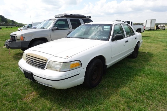 #4002 FORD CROWN VIC 101393 MILES POWER DOORS WINDOWS AM FM CASSETTE PLAYER