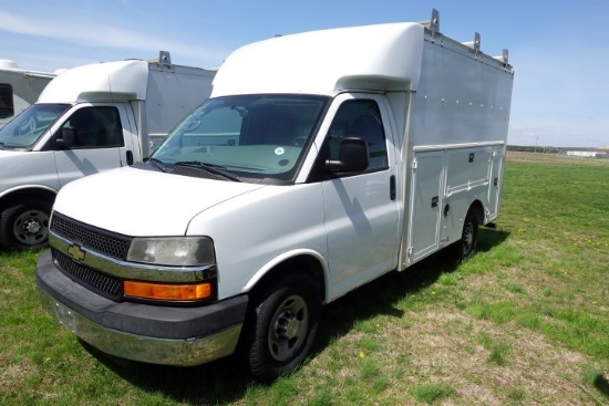 #202 2014 CHEVROLET EXPRESS 193720 MILES 6.0 L V8 AM FM CD PLAYER CLOTH SEA